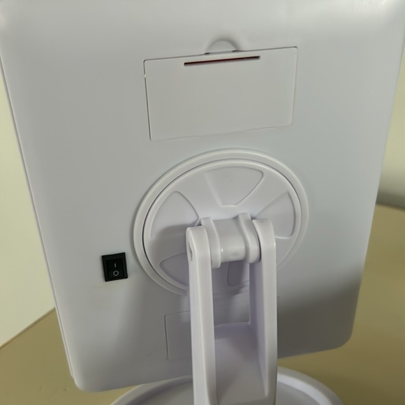 Vivitar lighted mirror - Picture 3 of 3